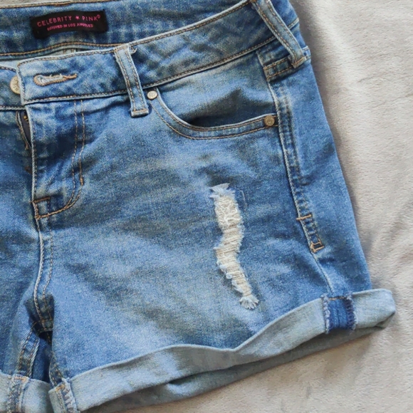 Shorts - Picture 3 of 5